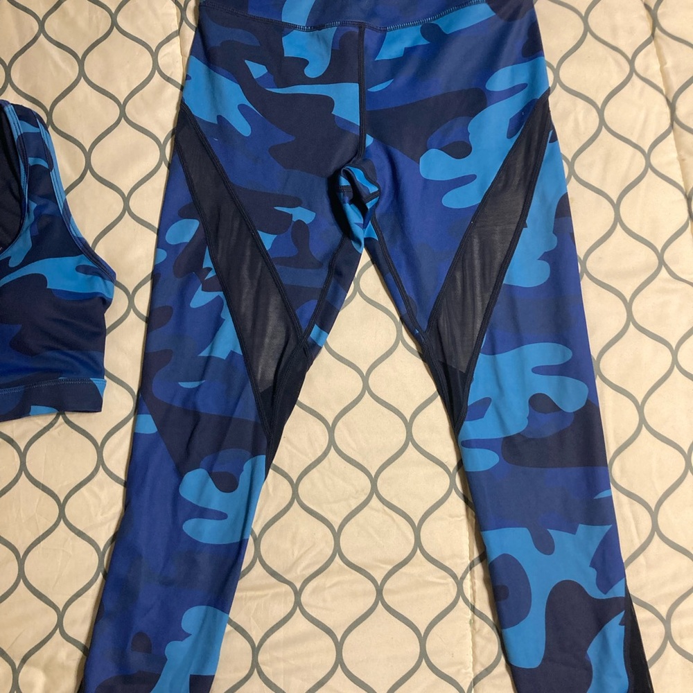 ZYIA Active Light n Tight Camo Blue Ankle Leggings Womens Size 6-8
